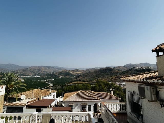 Chalet de 2 habitaciones en Velilla, Almuñécar en venta con piscina - 380.000 € (Ref: 8456607)