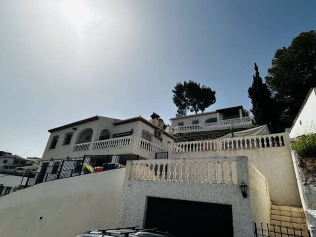 Chalet de 2 habitaciones en Velilla, Almuñécar en venta con piscina - 380.000 € (Ref: 8456607)