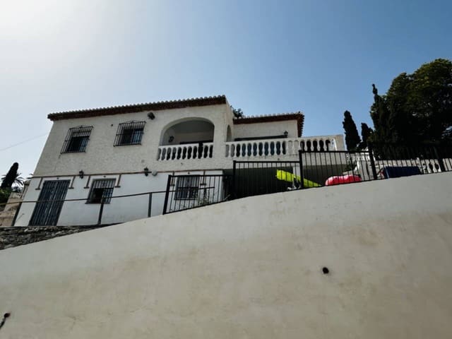 Chalet de 2 habitaciones en Velilla, Almuñécar en venta con piscina - 380.000 € (Ref: 8456607)