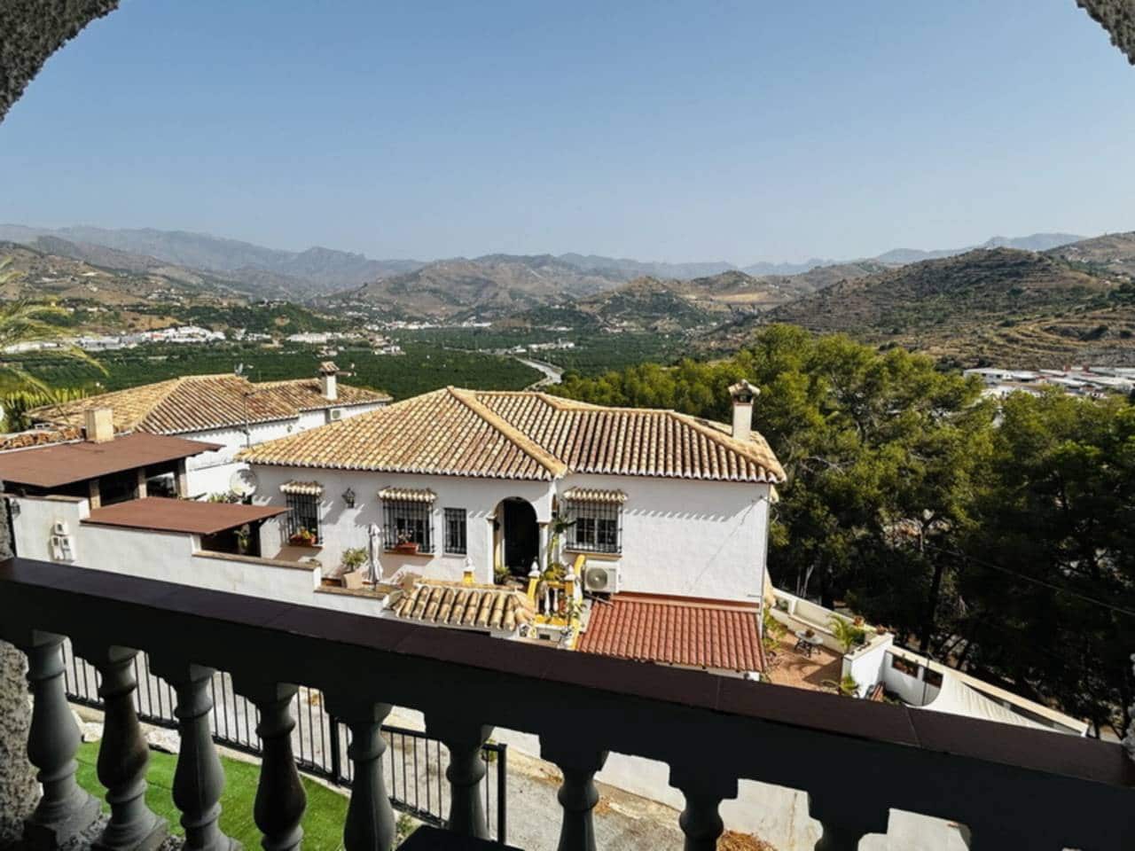 2 makuuhuone Huvila myytävänä paikassa Velilla mukana uima-altaan - 380 000 € (Ref: 8456607)