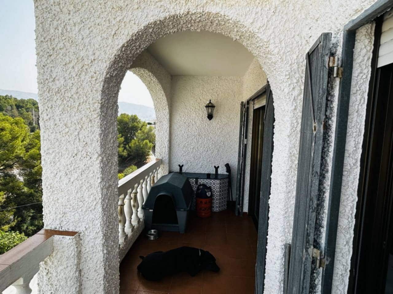 2 makuuhuone Huvila myytävänä paikassa Velilla mukana uima-altaan - 380 000 € (Ref: 8456607)