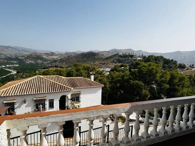 Chalet de 2 habitaciones en Velilla, Almuñécar en venta con piscina - 380.000 € (Ref: 8456607)