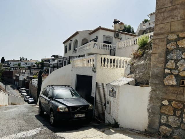 Chalet de 2 habitaciones en Velilla, Almuñécar en venta con piscina - 380.000 € (Ref: 8456607)