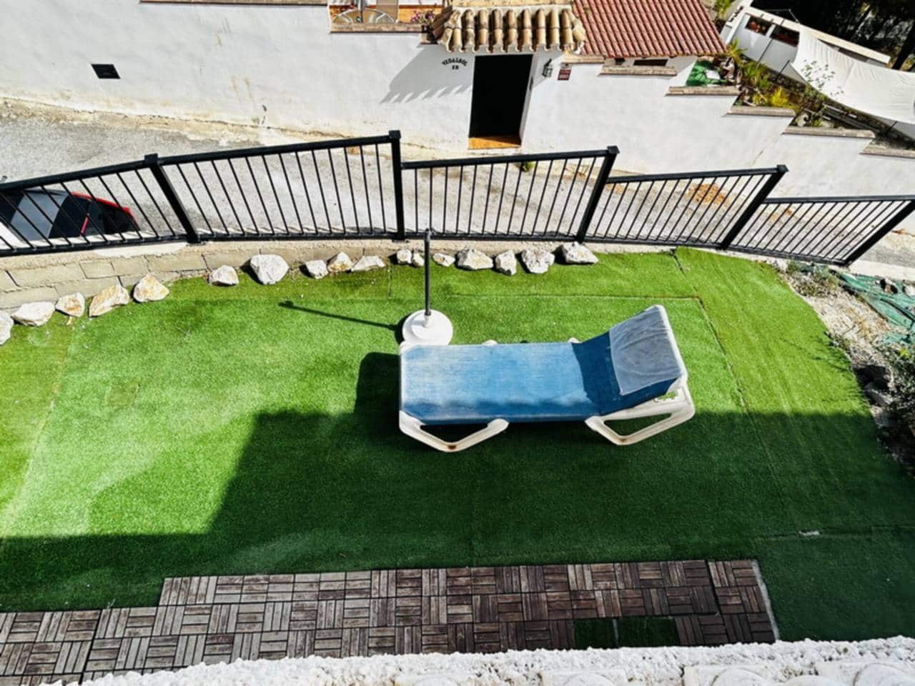 2 makuuhuone Huvila myytävänä paikassa Velilla mukana uima-altaan - 380 000 € (Ref: 8456607)