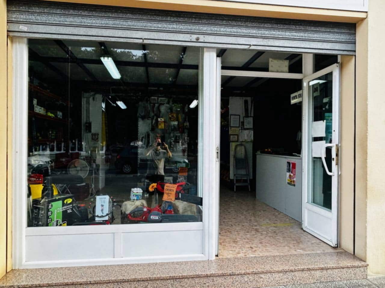 Erhverv til salg i Almunecar - € 200.000 (Ref: 8459145)