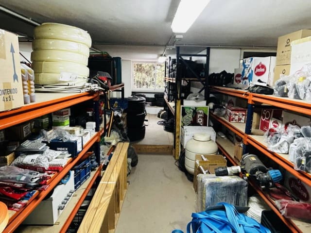 Erhverv til salg i Almuñécar - € 200.000 (Ref: 8459145)