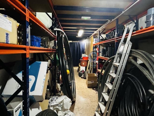 Erhverv til salg i Almuñécar - € 200.000 (Ref: 8459145)