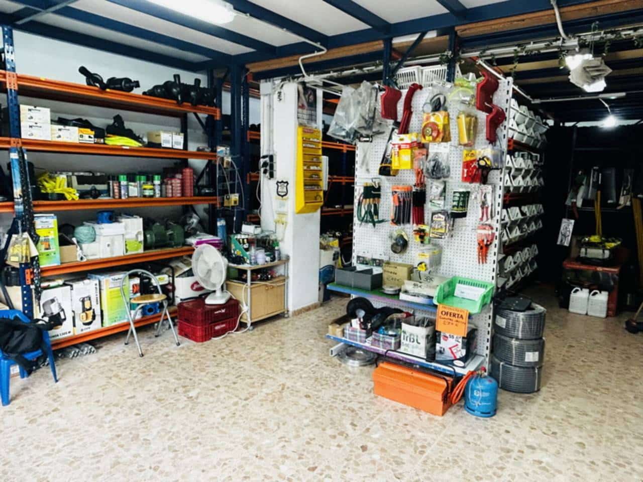 Erhverv til salg i Almunecar - € 200.000 (Ref: 8459145)