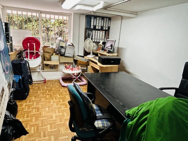 Erhverv til salg i Almuñécar - € 200.000 (Ref: 8459145)