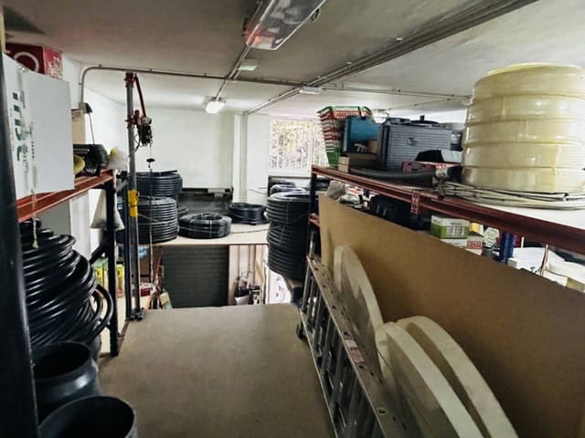 Erhverv til salg i Almuñécar - € 200.000 (Ref: 8459145)