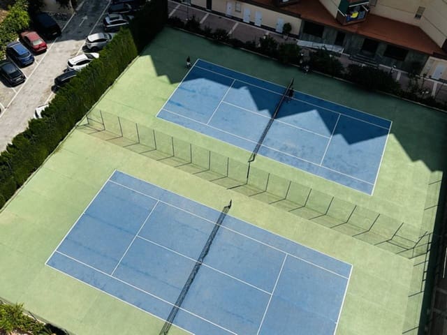 Appartement de 2 chambres à louer à Almuñécar avec piscine - 1 000 € (Ref: 8493185)