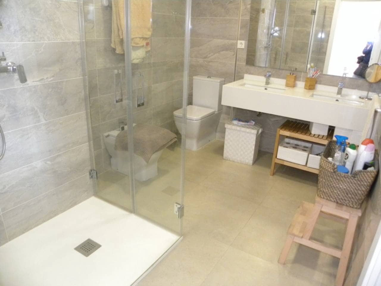 2 makuuhuone Huoneisto vuokrattavana paikassa Velilla mukana 
autotalli - 1 200 € (Ref: 8553780)