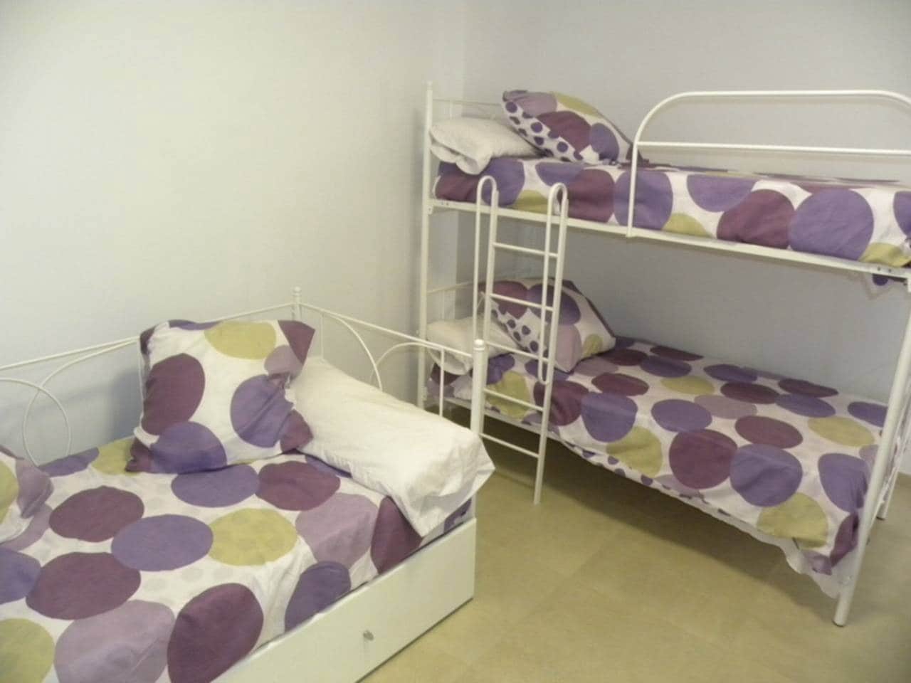 2 makuuhuone Huoneisto vuokrattavana paikassa Velilla mukana 
autotalli - 1 200 € (Ref: 8553780)