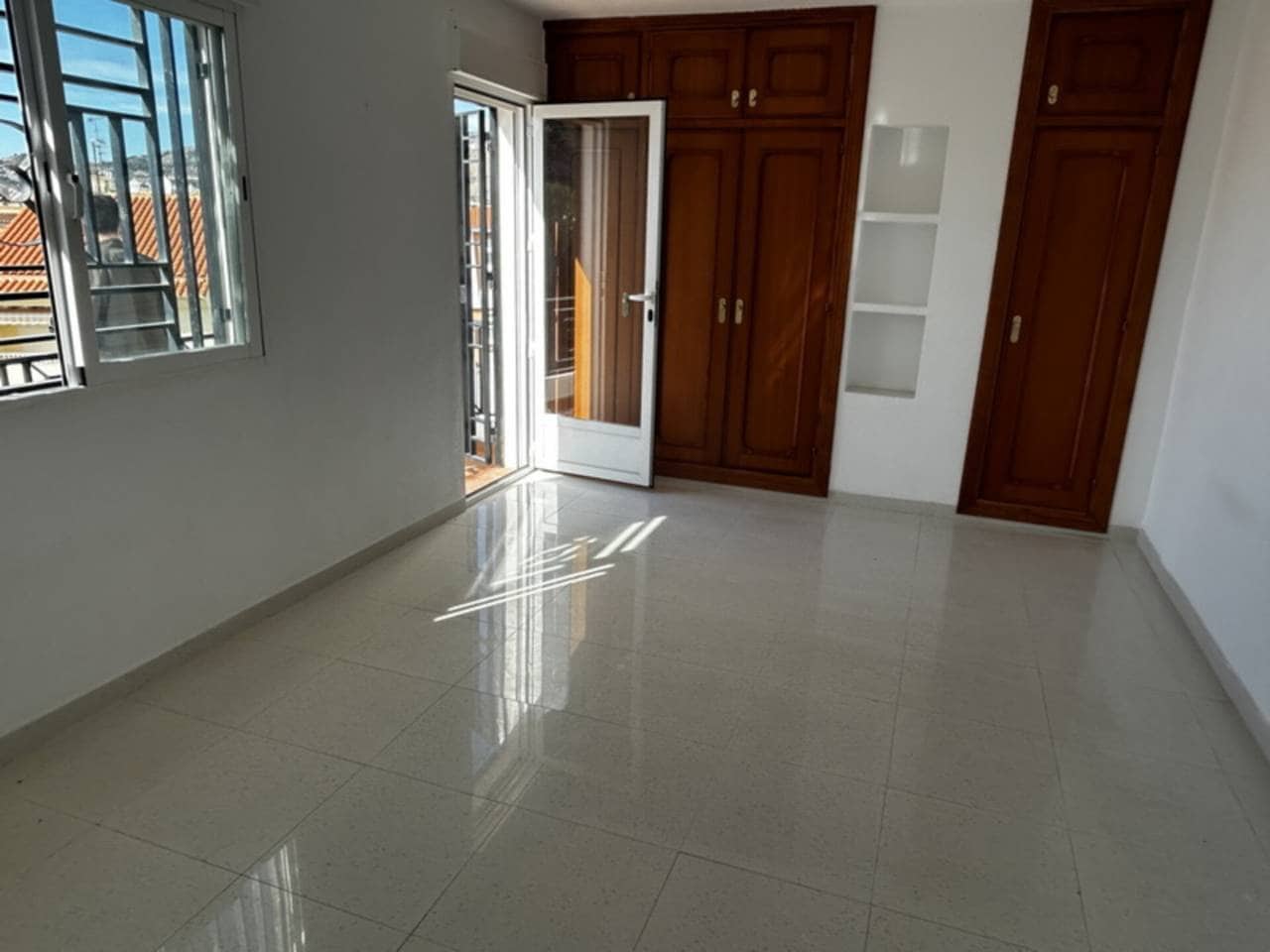 6 quarto Casa em Banda para venda em Almunecar com piscina garagem - 310 000 € (Ref: 8812095)