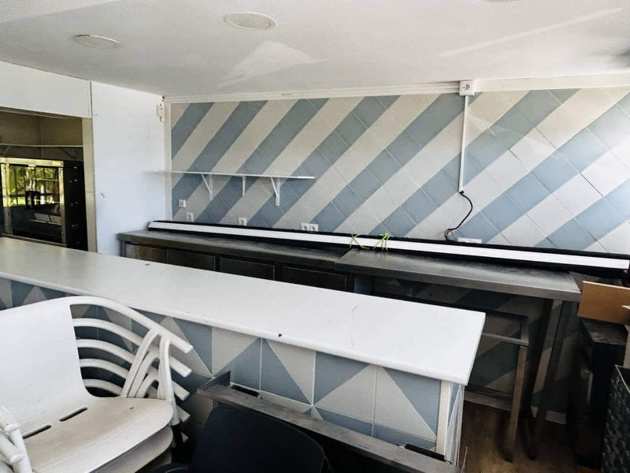 Local Commercial à vendre à Velilla - 110 000 € (Ref: 8896105)