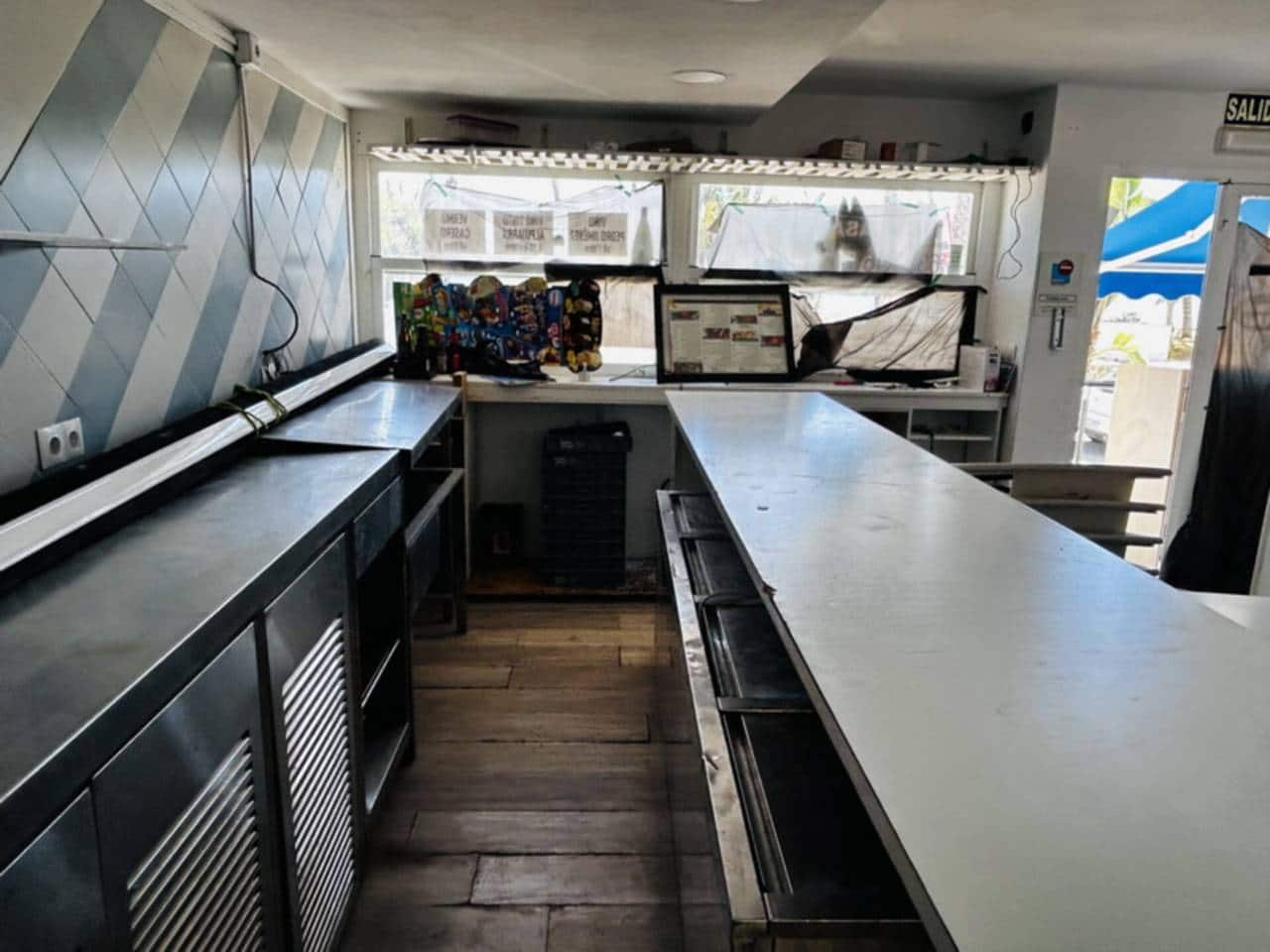 Local Commercial à vendre à Velilla - 110 000 € (Ref: 8896105)