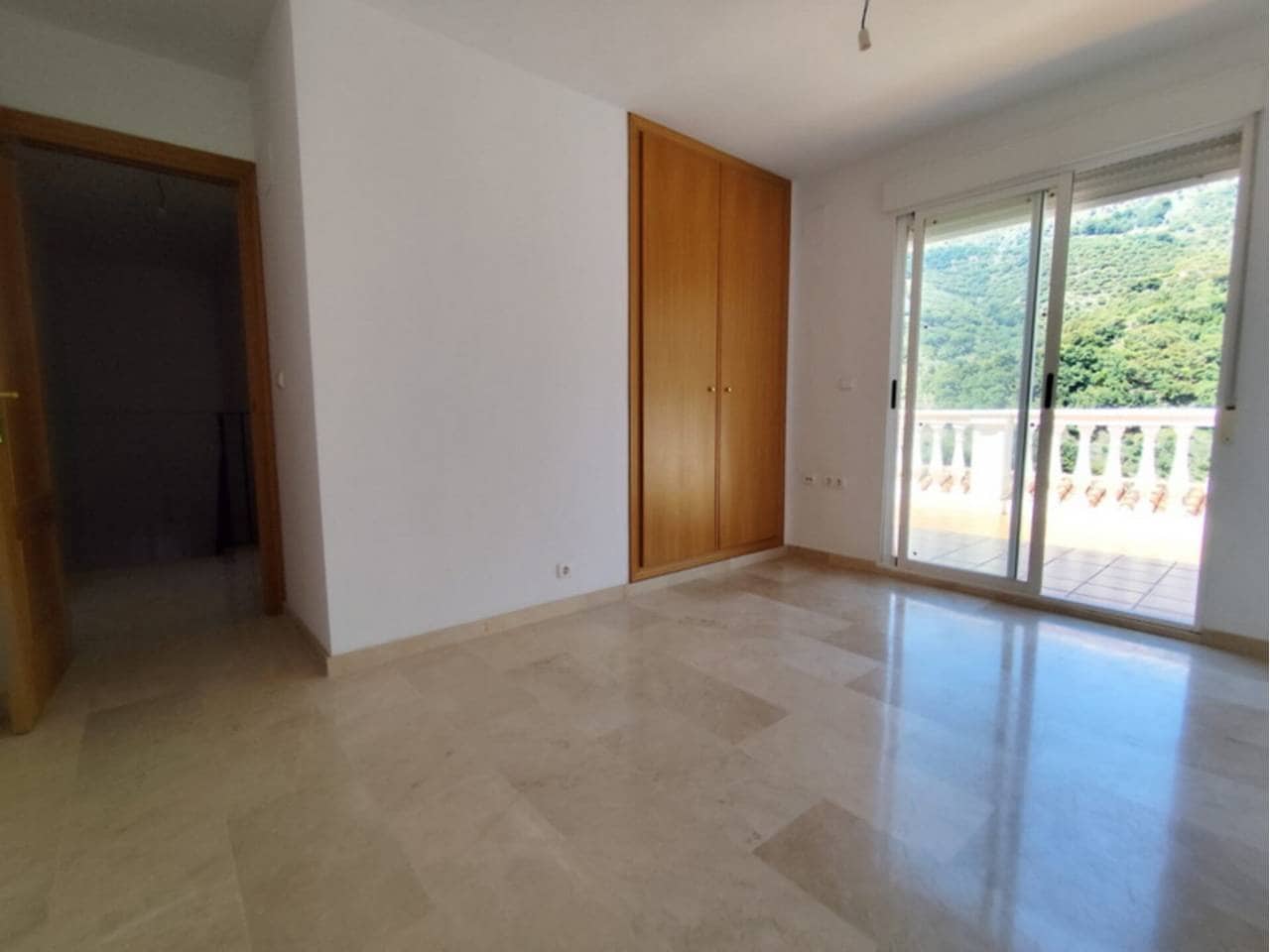 3 soverom Hus til salgs i Jete med garasje - € 190 000 (Ref: 9031277)