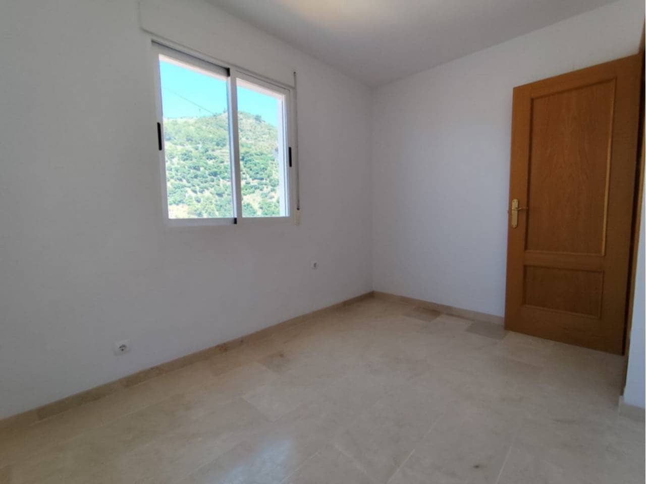 3 soverom Hus til salgs i Jete med garasje - € 190 000 (Ref: 9031277)