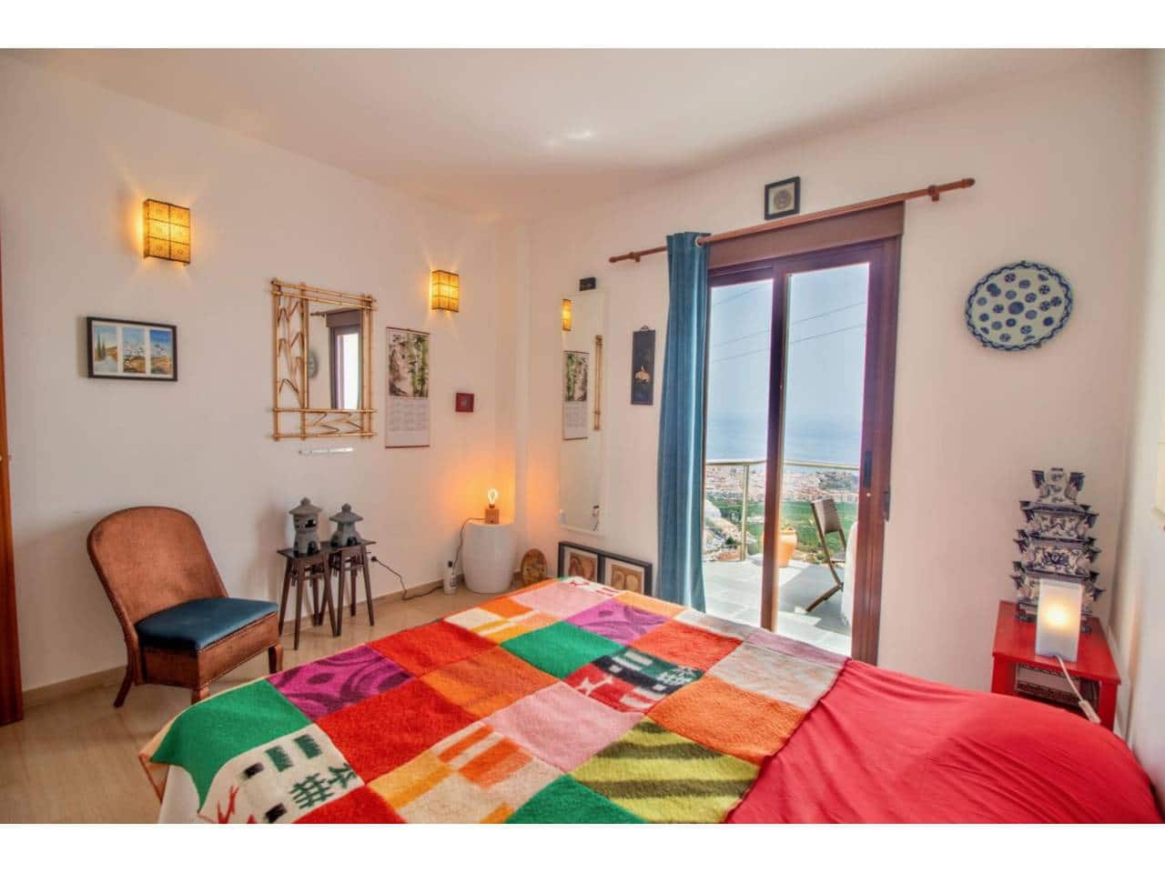 5 Zimmer Villa zu verkaufen in Almunecar mit Pool Garage - 945.000 € (Ref: 9165449)