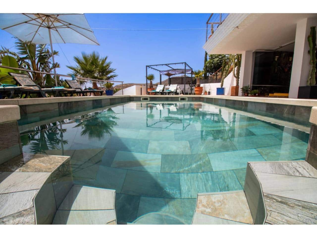 5 Zimmer Villa zu verkaufen in Almunecar mit Pool Garage - 945.000 € (Ref: 9165449)