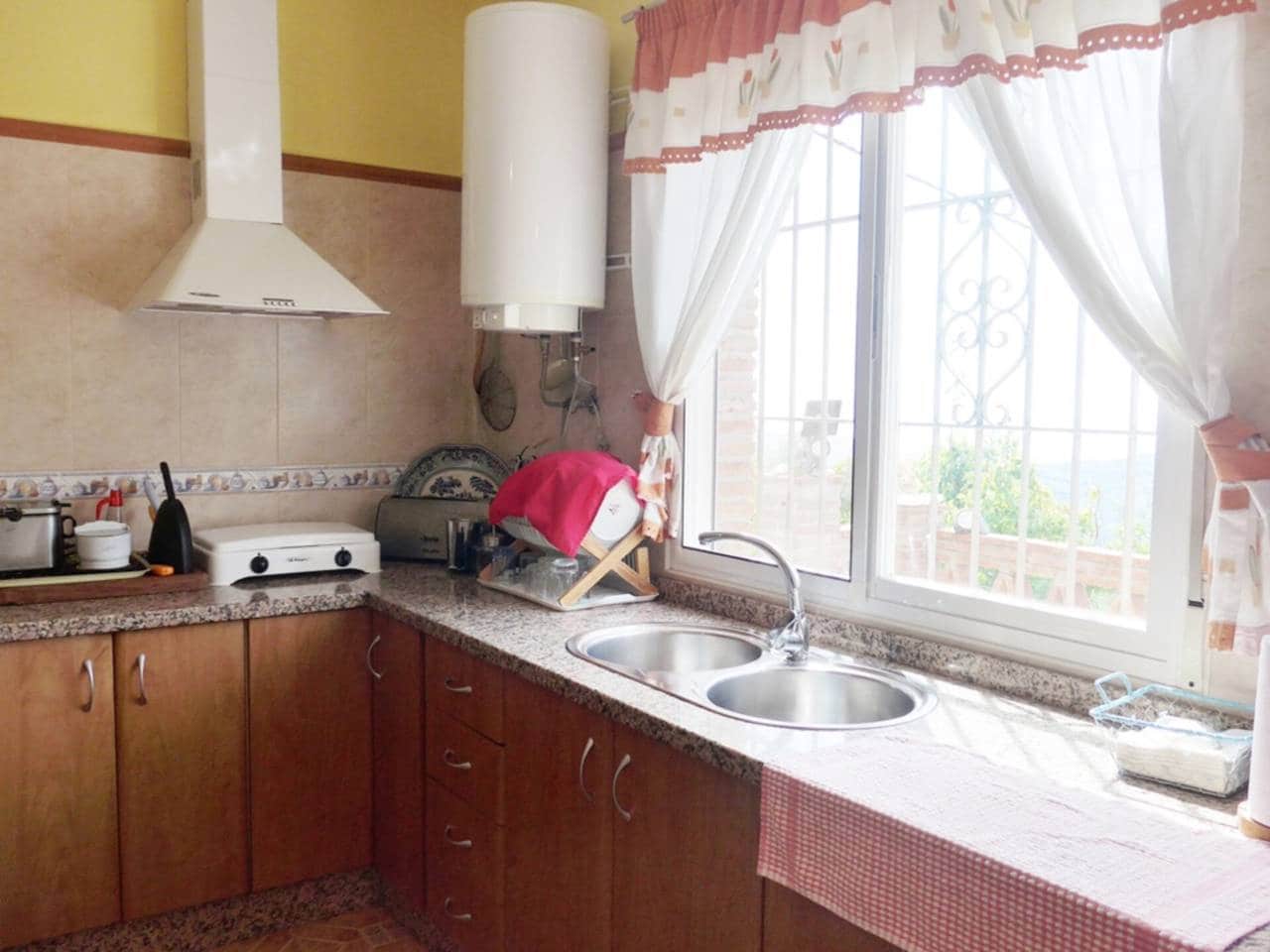 2 soveværelse Finca/Landehus til salg i Lentegi med swimmingpool garage - € 214.000 (Ref: 9247884)