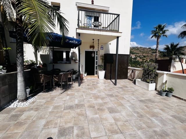 3 sovrum Hus till salu i Almuñécar med pool - 409 000 € (Ref: 9265092)