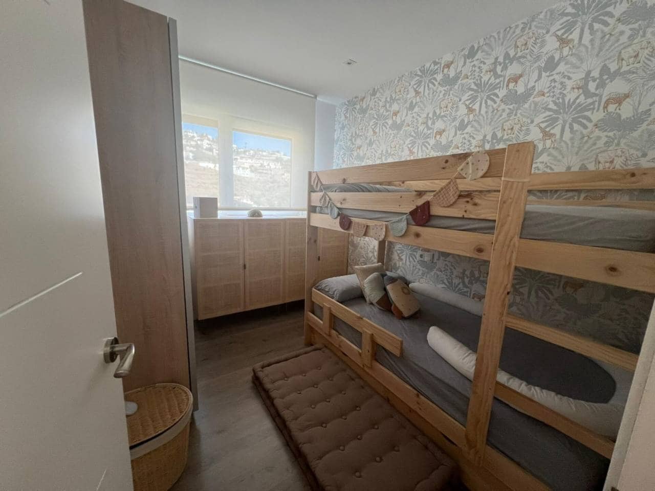 3 soveværelse Lejlighed til leje i Taramay med swimmingpool garage - € 1.130 (Ref: 9294137)