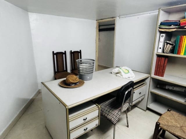 Garage for sale in Almuñécar - € 95,000 (Ref: 9296611)