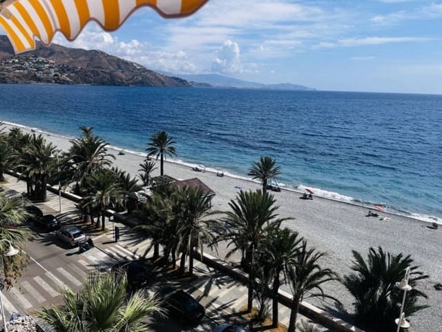 Appartement de 2 chambres à louer à Almuñécar - 980 € (Ref: 9296612)