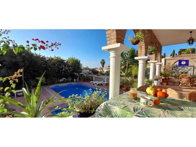 Chalet de 3 habitaciones en Almuñécar en venta con piscina garaje - 695.000 € (Ref: 9357968)