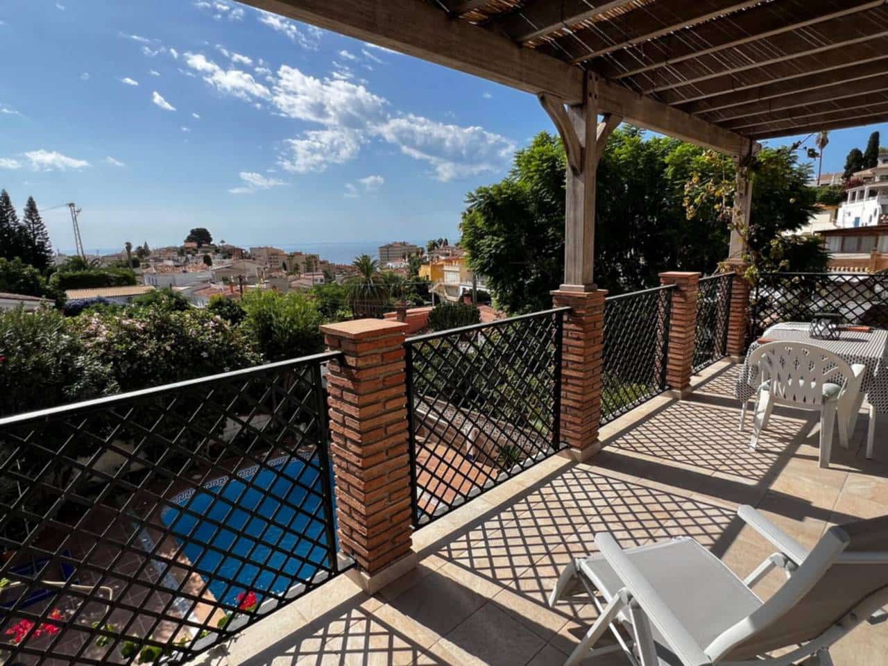 Chalet de 3 habitaciones en Almuñécar en venta con piscina garaje - 695.000 € (Ref: 9357968)
