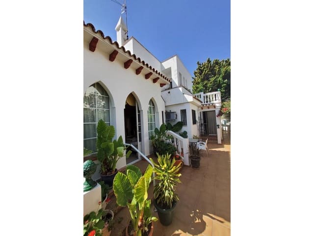 4 soveværelse Villa til salg i Taramay, Almuñécar med swimmingpool garage - € 625.000 (Ref: 9357969)