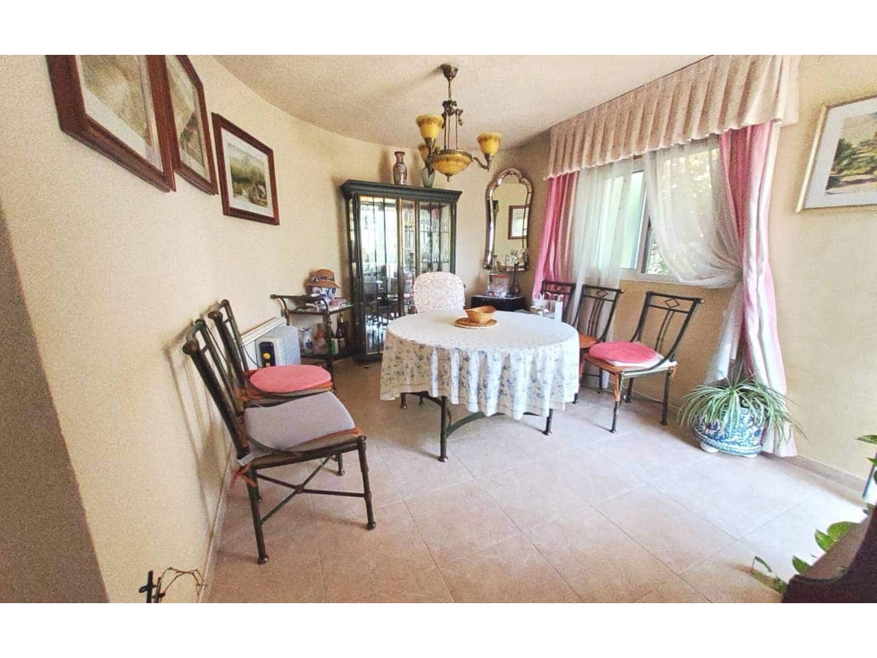 4 soveværelse Villa til salg i Taramay med swimmingpool garage - € 625.000 (Ref: 9357969)