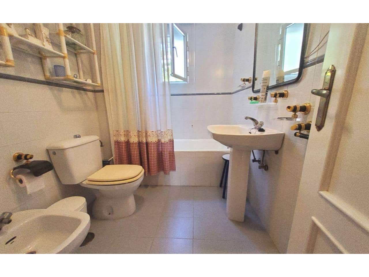 4 soveværelse Villa til salg i Taramay med swimmingpool garage - € 625.000 (Ref: 9357969)