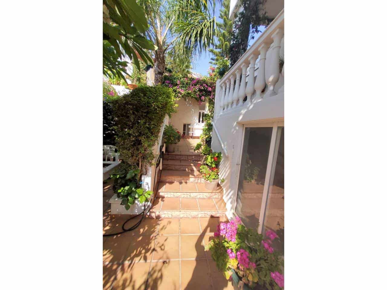 4 soveværelse Villa til salg i Taramay med swimmingpool garage - € 625.000 (Ref: 9357969)