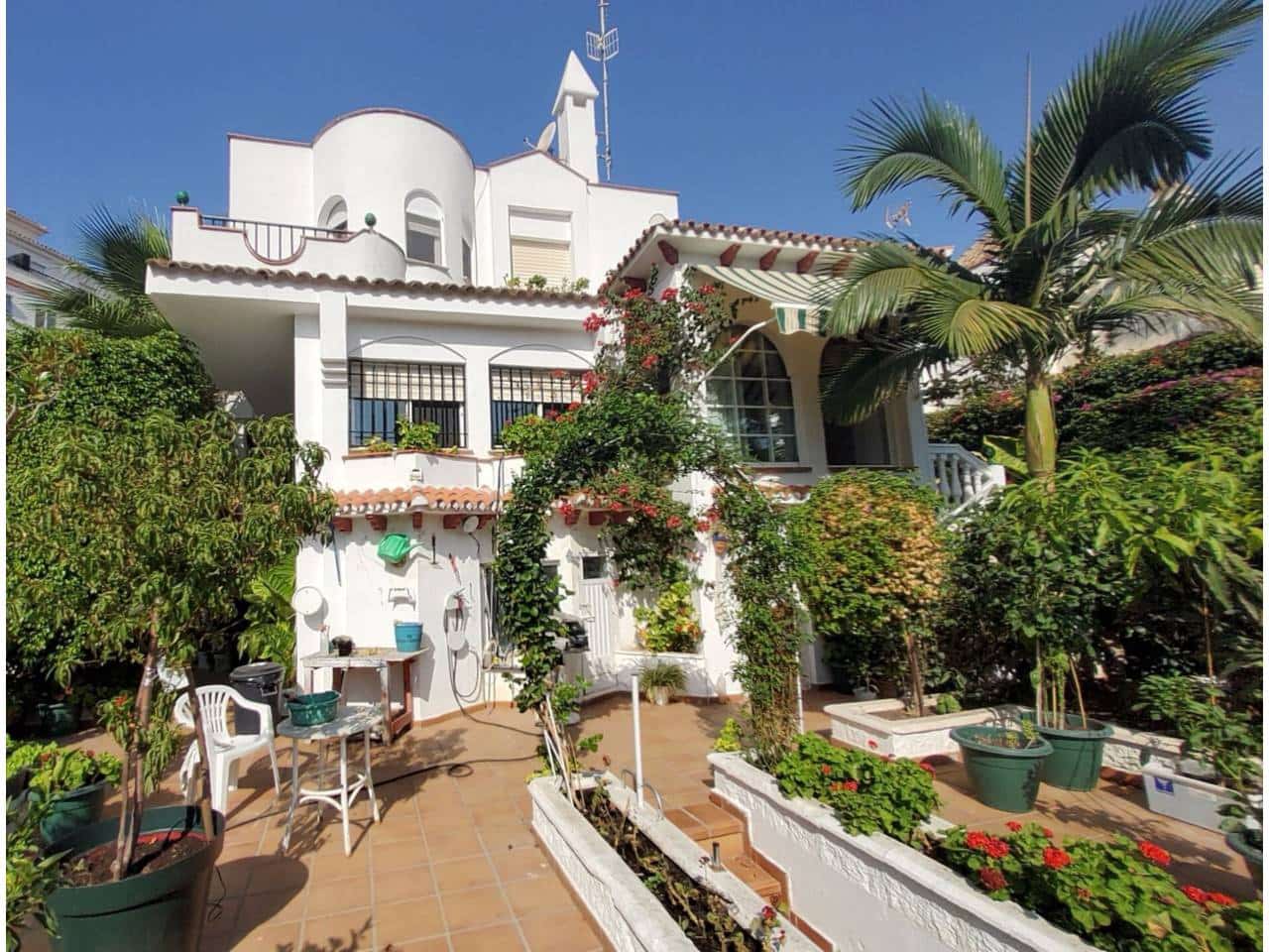 4 soveværelse Villa til salg i Taramay med swimmingpool garage - € 625.000 (Ref: 9357969)