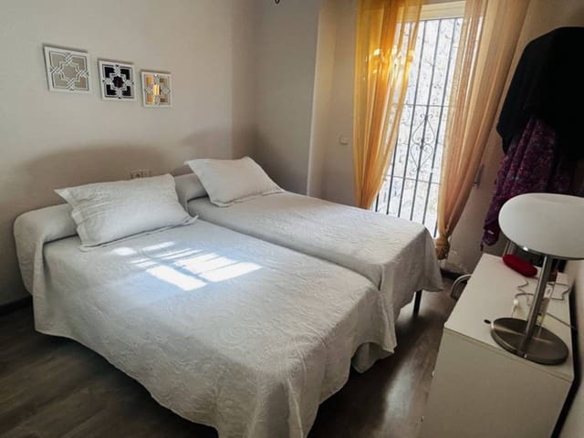 Appartement de 2 chambres à louer à Almuñécar - 980 € (Ref: 9382305)