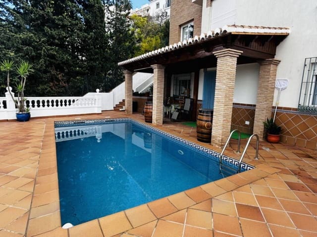 2 quarto Apartamento para arrendar em Almuñécar com piscina - 1 200 € (Ref: 9395693)