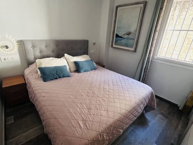 Appartement de 2 chambres à louer à Almuñécar - 750 € (Ref: 9412596)