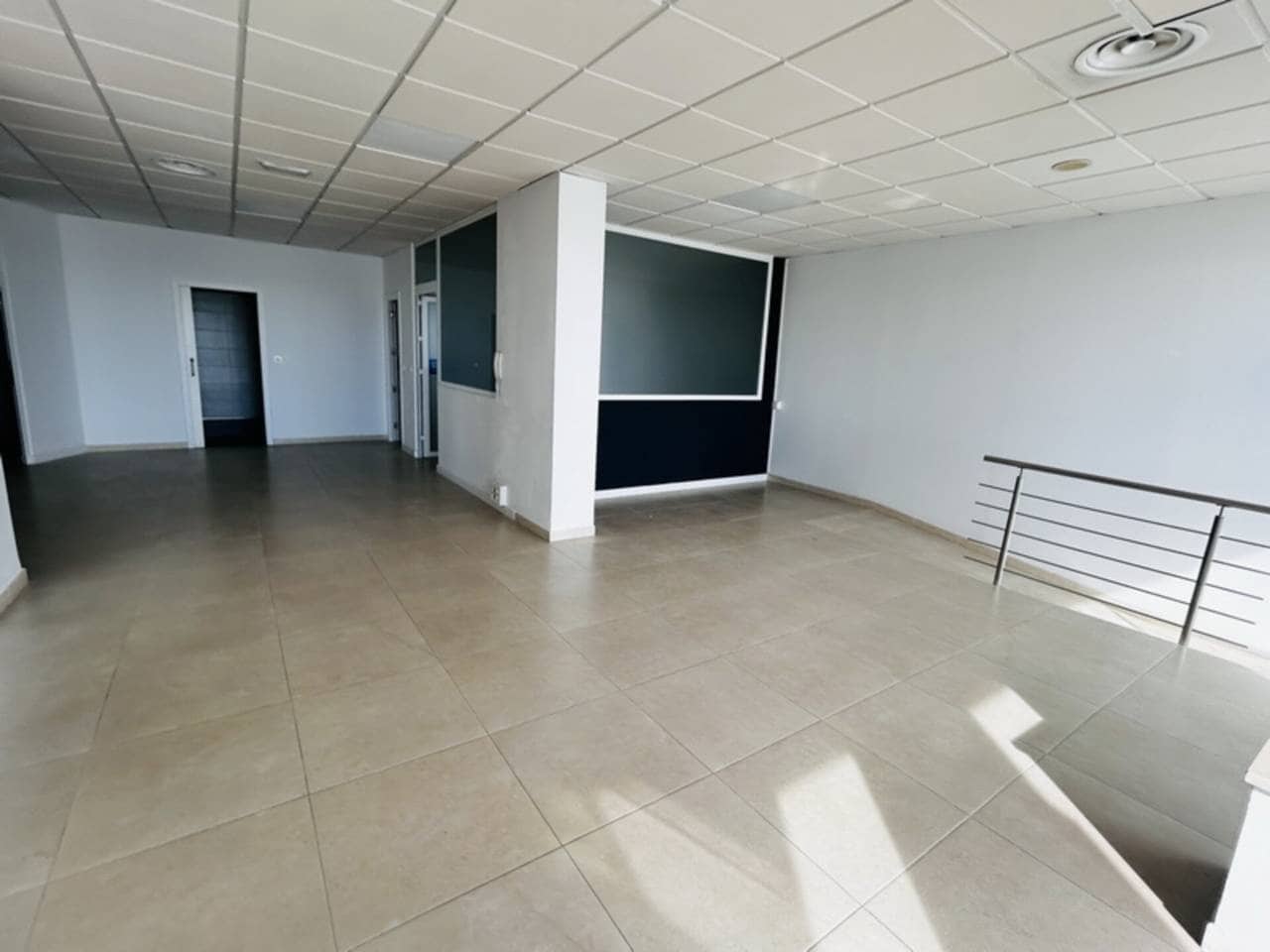 Erhverv til leje i Almunecar - € 1.200 (Ref: 9413567)