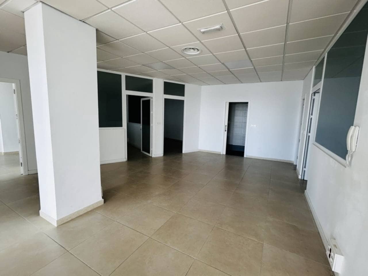 Erhverv til leje i Almunecar - € 1.200 (Ref: 9413567)