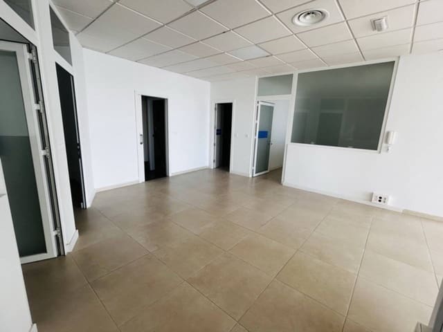 Erhverv til leje i Almuñécar - € 1.200 (Ref: 9413567)