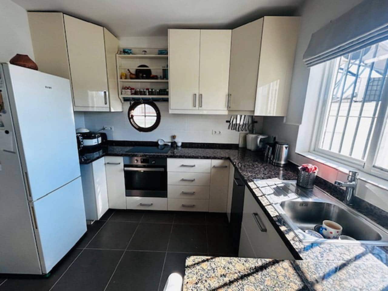 2 soveværelse Villa til salg i Almunecar med swimmingpool garage - € 380.000 (Ref: 9430750)