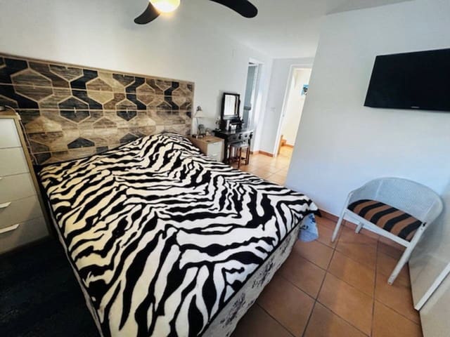 2 soveværelse Villa til salg i Almuñécar med swimmingpool garage - € 380.000 (Ref: 9430750)