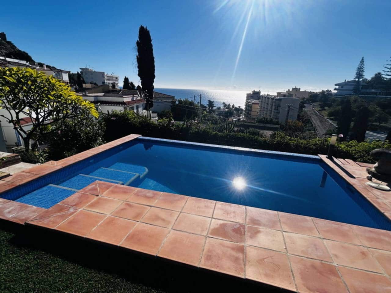 2 soveværelse Villa til salg i Almunecar med swimmingpool garage - € 380.000 (Ref: 9430750)