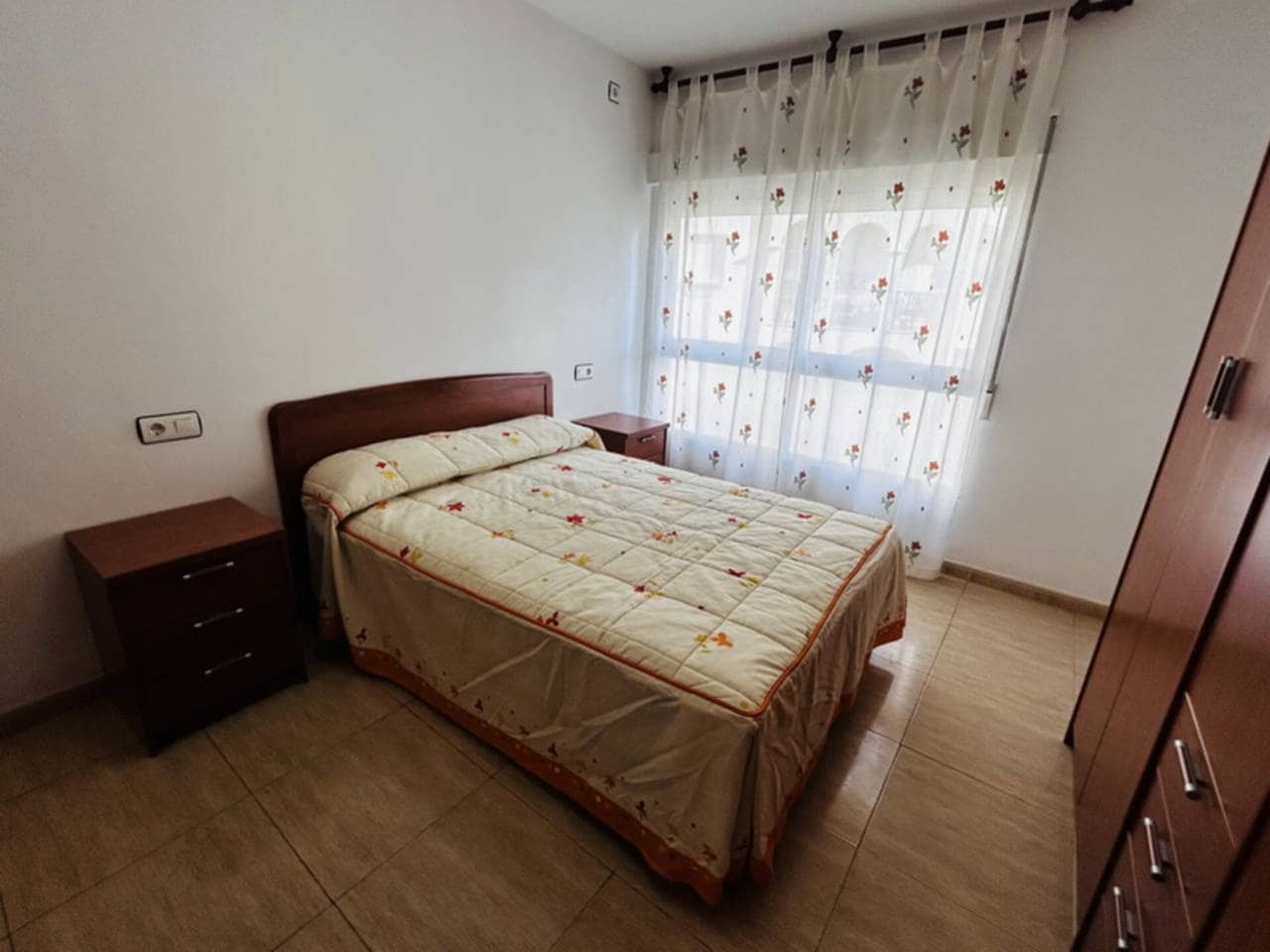 Appartement de 4 chambres à louer à Almunecar - 900 € (Ref: 9471645)