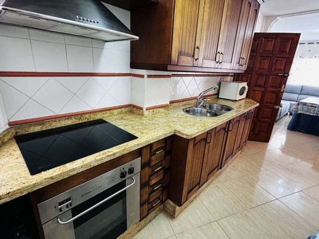 Appartement de 4 chambres à louer à Almuñécar - 900 € (Ref: 9471645)