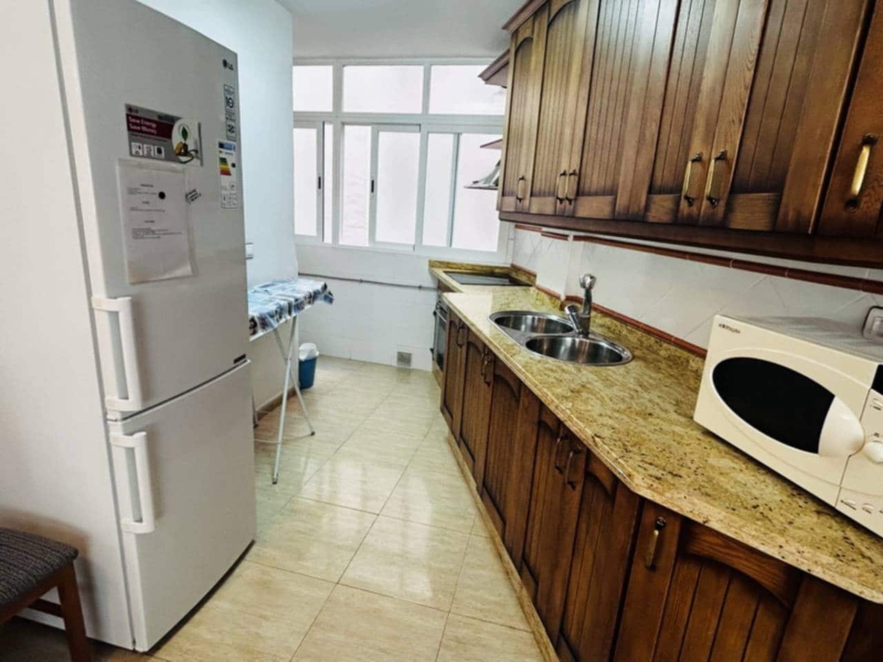 Appartement de 4 chambres à louer à Almunecar - 900 € (Ref: 9471645)