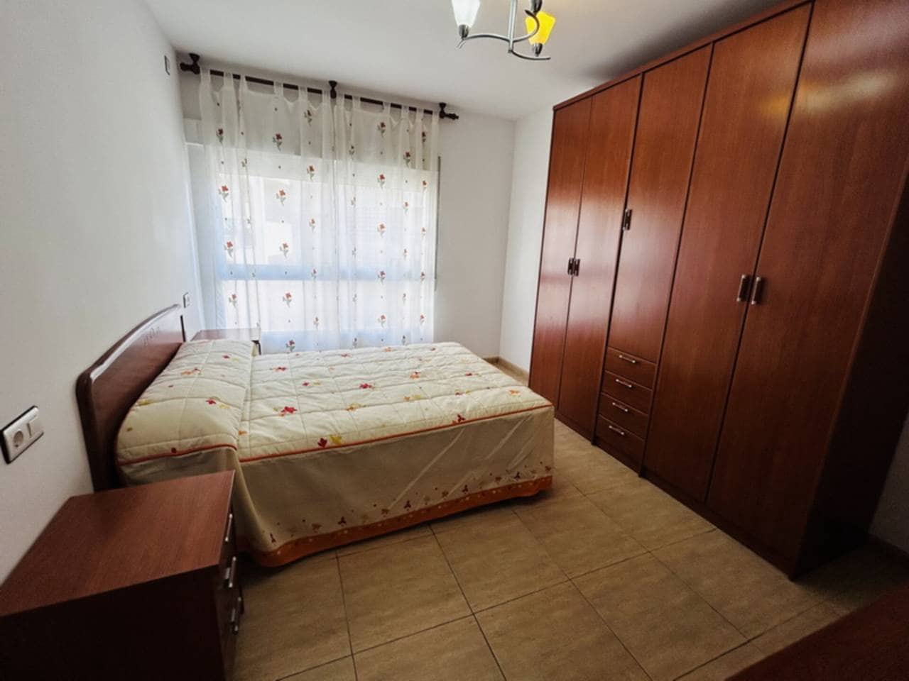 Appartement de 4 chambres à louer à Almunecar - 900 € (Ref: 9471645)