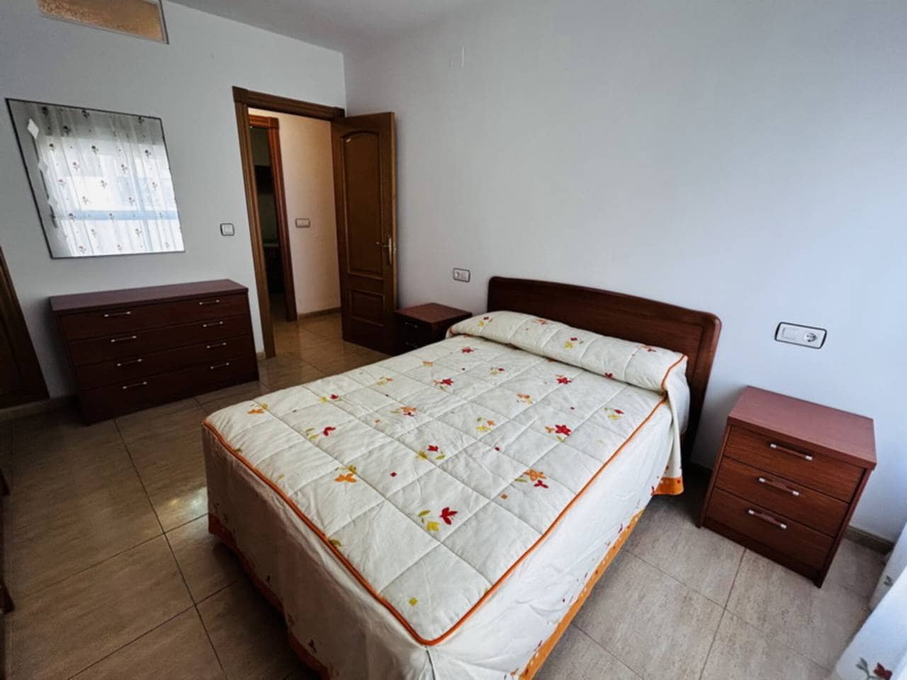 Appartement de 4 chambres à louer à Almunecar - 900 € (Ref: 9471645)